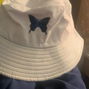 A bucket hat great condition but I just don’t wear it